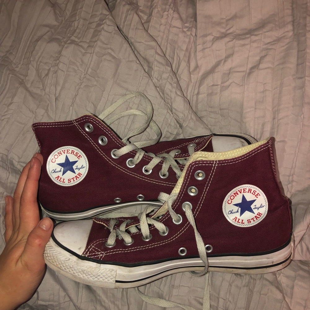 maroon converse